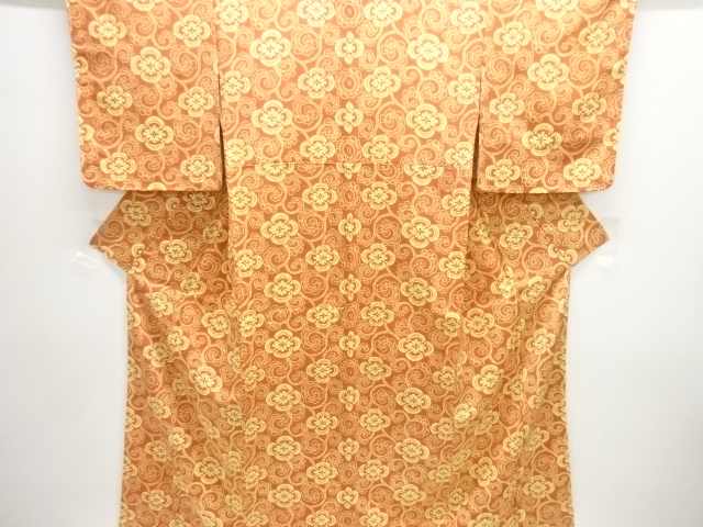 縮緬地　花唐草模様小紋着物